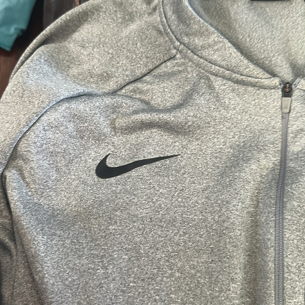 Nike Brooklyn Nets Therma Gray  Pullover Jacket - Picture 8 of 9
